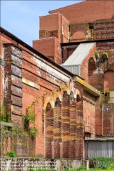 Viennaslide-06490829 Die Kongresshalle ist – nach Prora – der zweitgrößte erhaltene nationalsozialistische Monumentalbau in Deutschland und steht unter Denkmalschutz. Der Entwurf mit einem freitragenden Dach stammt von den Nürnberger Architekten Ludwig und Franz Ruff. Die Halle war als Kongresszentrum für die NSDAP mit Platz für 50.000 Menschen geplant. Von der vorgesehenen Höhe von rund 70 Metern wurden nur 39 erreicht.