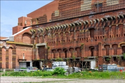 Viennaslide-06490833 Die Kongresshalle ist – nach Prora – der zweitgrößte erhaltene nationalsozialistische Monumentalbau in Deutschland und steht unter Denkmalschutz. Der Entwurf mit einem freitragenden Dach stammt von den Nürnberger Architekten Ludwig und Franz Ruff. Die Halle war als Kongresszentrum für die NSDAP mit Platz für 50.000 Menschen geplant. Von der vorgesehenen Höhe von rund 70 Metern wurden nur 39 erreicht.