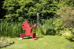 Viennaslide-06611106 Gardasee, Botanischer Garten Gardone Riviera von Andre Heller, Figur von Keith Haring // Lago di Garda, Botanic Garden in Gardone Riviera by Andre Heller, Figure by Keith Haring