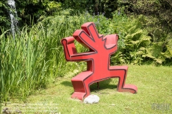 Viennaslide-06611107 Gardasee, Botanischer Garten Gardone Riviera von Andre Heller, Figur von Keith Haring // Lago di Garda, Botanic Garden in Gardone Riviera by Andre Heller, Figure by Keith Haring