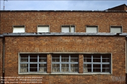 Viennaslide-06620921 Toviscosa wurde unter Benito Mussolini 1938 nach Trockenlegung der umliegenden Sümpfe als Prestigeobjekt mit einer riesigen Zellulose-Fabrik und architektonisch durchdachter Arbeitersiedlung im Sinne großer Autarkiebestrebungen angelegt.