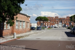 Viennaslide-06620940 Toviscosa wurde unter Benito Mussolini 1938 nach Trockenlegung der umliegenden Sümpfe als Prestigeobjekt mit einer riesigen Zellulose-Fabrik und architektonisch durchdachter Arbeitersiedlung im Sinne großer Autarkiebestrebungen angelegt.