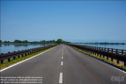 Viennaslide-06629926 Grado liegt an der Nordküste der Adria auf einer Küstendüne am äußersten Ende des Golfs von Venedig. Die Insel von Grado wird auch Sonneninsel oder Goldinsel genannt.