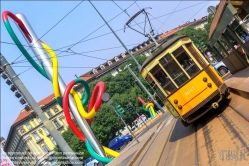 Viennaslide-06631922 Mailand, Straßenbahn vor Nadel und Faden von Claes Oldenburg und Coosje van Bruggen - Milano, Tramway, Needle, Thread and Knot by Claes Oldenburg and Coosje van Bruggen