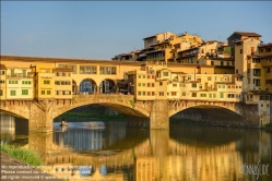 Viennaslide-06641803 Der Ponte Vecchio ist die älteste Brücke über den Arno in der italienischen Stadt Florenz. Das Bauwerk gilt als eine der ältesten Segmentbogenbrücken der Welt.