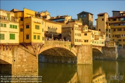 Viennaslide-06641805 Der Ponte Vecchio ist die älteste Brücke über den Arno in der italienischen Stadt Florenz. Das Bauwerk gilt als eine der ältesten Segmentbogenbrücken der Welt.
