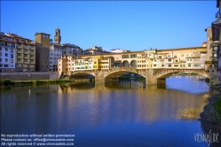 Viennaslide-06641808 Der Ponte Vecchio ist die älteste Brücke über den Arno in der italienischen Stadt Florenz. Das Bauwerk gilt als eine der ältesten Segmentbogenbrücken der Welt.