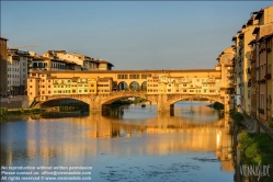 Viennaslide-06641811 Der Ponte Vecchio ist die älteste Brücke über den Arno in der italienischen Stadt Florenz. Das Bauwerk gilt als eine der ältesten Segmentbogenbrücken der Welt.