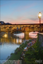 Viennaslide-06641823 Der Ponte Vecchio ist die älteste Brücke über den Arno in der italienischen Stadt Florenz. Das Bauwerk gilt als eine der ältesten Segmentbogenbrücken der Welt.