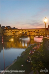 Viennaslide-06641827 Der Ponte Vecchio ist die älteste Brücke über den Arno in der italienischen Stadt Florenz. Das Bauwerk gilt als eine der ältesten Segmentbogenbrücken der Welt.