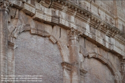 Viennaslide-06722019 Rom, Kolosseum, Rissbildung im oberen Bereich // Rome, Colosseum, Crack Formation in upper Area