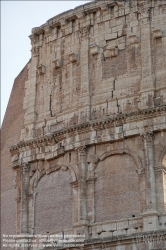Viennaslide-06722022 Rom, Kolosseum, Rissbildung im oberen Bereich // Rome, Colosseum, Crack Formation in upper Area