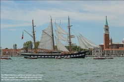 Viennaslide-06820127 Venedig, Canale della Giudecca, Segelschiff Palinuro, im Hintergrund San Giorgio Maggiore // Venice, Canale della Giudecca, Sail Boat Palinuro, San Giorgio Maggiore in the Background