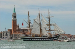 Viennaslide-06820128 Venedig, Canale della Giudecca, Segelschiff Palinuro, im Hintergrund San Giorgio Maggiore // Venice, Canale della Giudecca, Sail Boat Palinuro, San Giorgio Maggiore in the Background