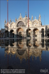 Viennaslide-06821107 Venedig, menschenleerer Markusplatz, Markusdom (Basilica di San Marco) // Venice, deserted Marcus Square, Basilica di San Marco