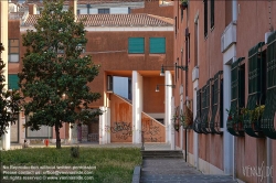 Viennaslide-06861128 Venedig, Cannaregio, Campo Saffa, Moderner Wohnbau // Venice, Cannaregio, Campo Saffa, Modern Architecture