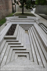 Viennaslide-06869122 Venedig, Carlo Scarpa, Eingang Tolentini, Università Iuav // Venice, Main Gate of the Tolentini building headquarters of Università Iuav di Venezia (Iuav university of Venice) designed by Carlo Scarpa