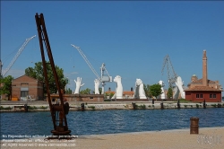 Viennaslide-06871940 Venedig, Biennale 2019, Building Bridges von Lorenzo Quinn // Venice, Biennale 2019, Building Bridges by Lorenzo Quinn