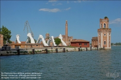 Viennaslide-06871941 Venedig, Biennale 2019, Building Bridges von Lorenzo Quinn // Venice, Biennale 2019, Building Bridges by Lorenzo Quinn