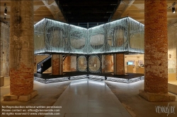 Viennaslide-06872167 Achim Menges, Jan Knippers
(ICD University of Stuttgart and ITKE University of Stuttgart, Germany)
Material Culture: Rethinking the Physical Substrate for Living Together. 2021
1:1 material prototype, glass fibre and carbon fibre composites