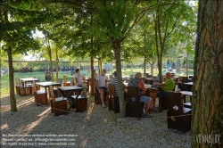 Viennaslide-06884167 Torcello ist eine Insel in der laguna morta, dem nördlichen Teil der Lagune von Venedig, in dem die Gezeiten nicht mehr bemerkbar sind. Torcello war von 638 bis 689 Sitz des Bischofs von Altinum und gewann schnell an Bedeutung als Zentrum von Politik und Handel. Zwar besteht heute nur noch eine Kirche, nämlich die Kathedrale, aber im Frühmittelalter entstanden darüber hinaus das Benediktinerkloster San Giovanni Evangelista, sowie die Kirche Sant’Andrea (Apostolo) di Torcello. Beide werden nur im Chronicon Altinate erwähnt.