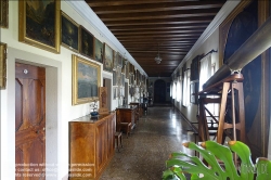 Viennaslide-06888119 San Lazzaro degli Armeni ist eine kleine Insel in der Lagune von Venedig.
Sie liegt unmittelbar im Westen des Lido und beherbergt ein Kloster, das als Mutterhaus des Mechitaristenordens die Insel zu einem der weltweit bedeutendsten Zentren der armenischen Kultur gemacht hat.