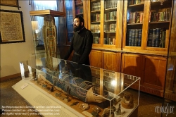 Viennaslide-06888125 San Lazzaro degli Armeni ist eine kleine Insel in der Lagune von Venedig.
Sie liegt unmittelbar im Westen des Lido und beherbergt ein Kloster, das als Mutterhaus des Mechitaristenordens die Insel zu einem der weltweit bedeutendsten Zentren der armenischen Kultur gemacht hat.