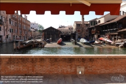 Viennaslide-06897803 Venedig, Blick von Osteria Al Squero auf Squero di San Trovaso, Krise der Tourismusindustrie wegen der CoVid-19 Maßnahmen // Venice, View from Osteria Al Squero to Squero di San Trovaso, Tourism Crisis due to the CoVid-19 Measurements