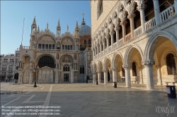 Viennaslide-06897819 Venedig, Markusplatz, Krise der Tourismusindustrie wegen der CoVid-19 Maßnahmen // Venice, Piazza San Marco, Tourism Crisis due to the CoVid-19 Measurements