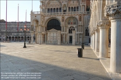 Viennaslide-06897820 Venedig, Markusplatz, Krise der Tourismusindustrie wegen der CoVid-19 Maßnahmen // Venice, Piazza San Marco, Tourism Crisis due to the CoVid-19 Measurements