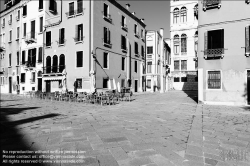 Viennaslide-06897908 Venedig, Campo Santo Stefano, Krise der Tourismusindustrie wegen der CoVid-19 Maßnahmen // Venice, Campo Santo Stefano, Tourism Crisis due to the CoVid-19 Measurements