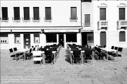 Viennaslide-06897913 Venedig, Campo Santo Stefano, Krise der Tourismusindustrie wegen der CoVid-19 Maßnahmen // Venice, Campo Santo Stefano, Tourism Crisis due to the CoVid-19 Measurements