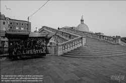 Viennaslide-06897974 Venedig, Ponte degli Scalzi, Krise der Tourismusindustrie wegen der CoVid-19 Maßnahmen // Venice, Ponte degli Scalzi, Tourism Crisis due to the CoVid-19 Measurements