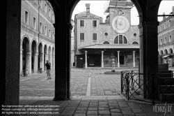 Viennaslide-06897975 Venedig, Krise der Tourismusindustrie wegen der CoVid-19 Maßnahmen, Campo San Giacomo di Rialto // Venice, Tourism Crisis due to the CoVid-19 Measurements, Campo San Giacomo di Rialto