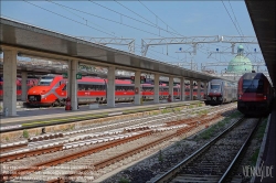 Viennaslide-06899912 Venedig, Bahnhof Venezia Santa Lucia // Train Station Venezia Santa Lucia