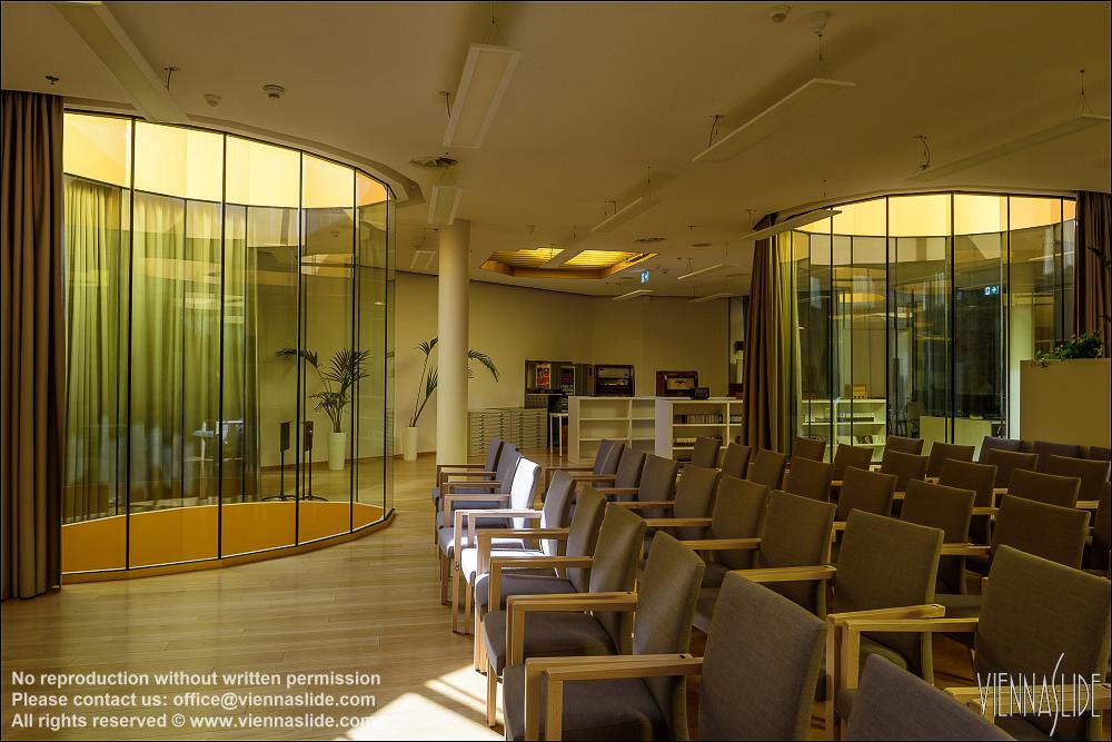 Viennaslide 07337779 jpg