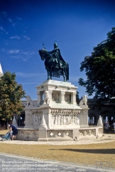 Viennaslide-07311012 Stephan I. der Heilige (lateinisch: Sanctus Stephanus, ungarisch: Szent István, slowakisch: Svätý Štefan; * 969 bei Esztergom; † 15. August 1038) war ein magyarischer Fürst aus der Dynastie der Árpáden und von 1000 bis 1038 erster König des von ihm begründeten Königreiches Ungarn.