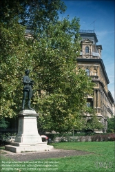 Viennaslide-07312101 Budapest, Andrassy Ut, Kodály körönd, Statue von Balassi Bálint // Budapest, Andrassy Ut, Kodály körönd, The statue of Balassi Bálint