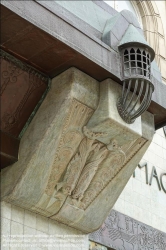 Viennaslide-07320166 Budapest, Szent István tér 15, Portal des ehemaligen Textilgeschäftes von Jónás Hecht, Béla Lajta 1906-07 // Budapest, Szent István tér 15, Shopfront of former Textile Shop of Jónás Hecht, Béla Lajta 1906-07