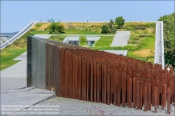 Viennaslide-07337872 Budapest, Stadtwäldchen Varosliget, Ethnografisches Museum (Néprajzi Múzeum) und Denkmal für den Ungarnaufstand von 1956 // Budapest, Varosliget, Museum of Ethnography (Néprajzi Múzeum) and Memorial of the 1956's Revolution