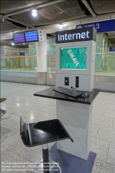 Viennaslide-70000041 Internet-Terminal am Düsseldorfer Flughafen - Internet Terminal at the Duesseldorf Airport