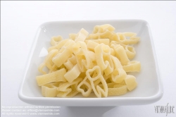 Viennaslide-72000517 Pasta in Zahnform, Al Dente - Pasta formed as Teeth, Al Dente