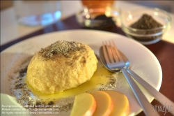 Viennaslide-72000543h Germknödel mit Butter und Mohn