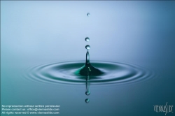 Viennaslide-76050121 Wassertropfen - Drop of Water