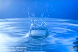 Viennaslide-76050124 Wassertropfen - Drop of Water