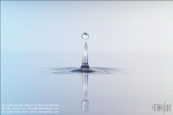 Viennaslide-76050135 Wassertropfen - Drop of Water