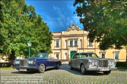 Viennaslide-77000127h Rolls-Royce vor Schloss Judenau - Rolls-Royce Luxury Car