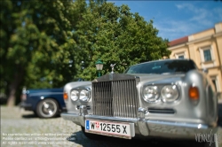 Viennaslide-77000129 Rolls-Royce vor Schloss Judenau - Rolls-Royce Luxury Car