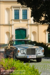 Viennaslide-77000134 Rolls-Royce vor Schloss Judenau - Rolls-Royce Luxury Car