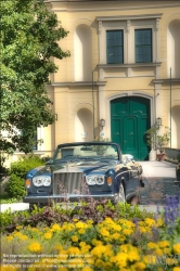 Viennaslide-77000135h Rolls-Royce vor Schloss Judenau - Rolls-Royce Luxury Car
